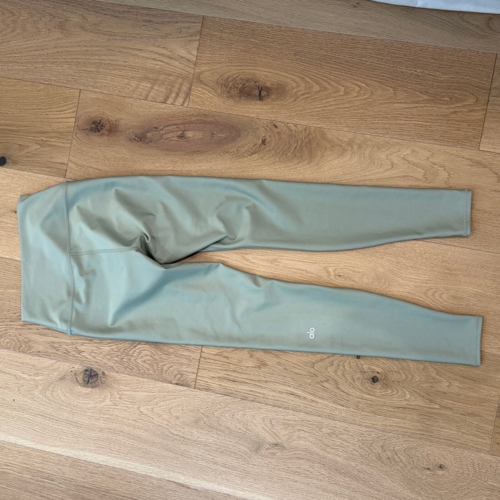 Alo Yoga Airlift High-Waist 7/8 Legging - Cosmic Light Green size small - Picture 9 of 9